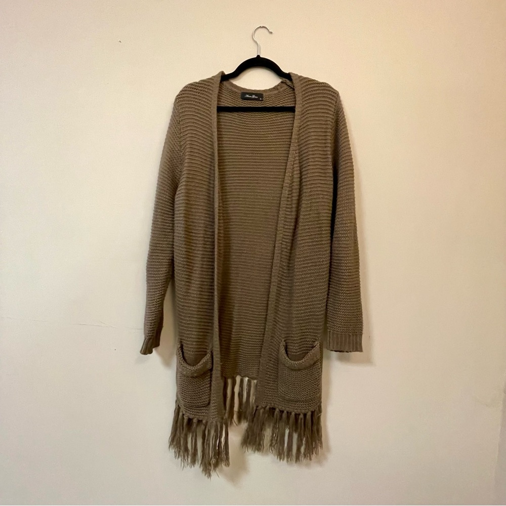 Cozy Brown Open-Front Sweater with Fringe
